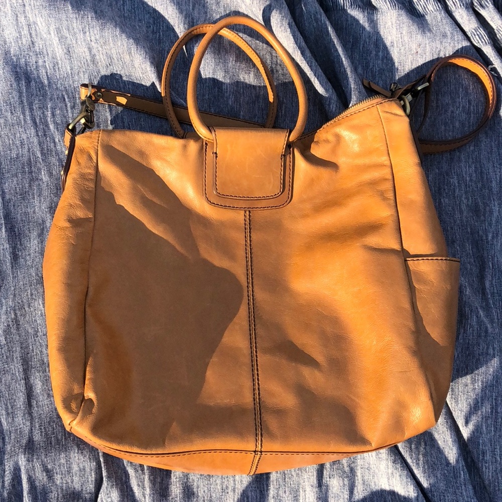 HOBO Sheila bag in Honey
